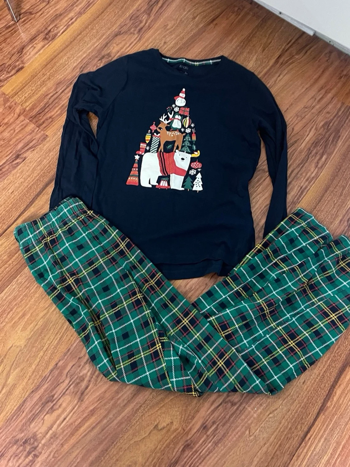 Mörkblå jultröja med print från Esmara - 6