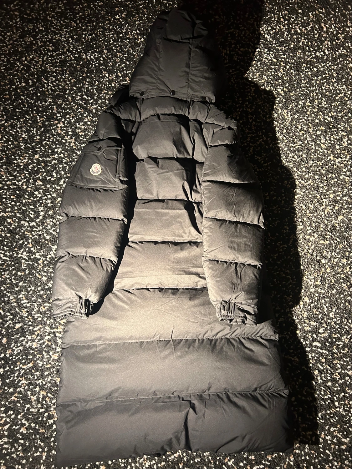 Svart lång dunjacka från Moncler - 3