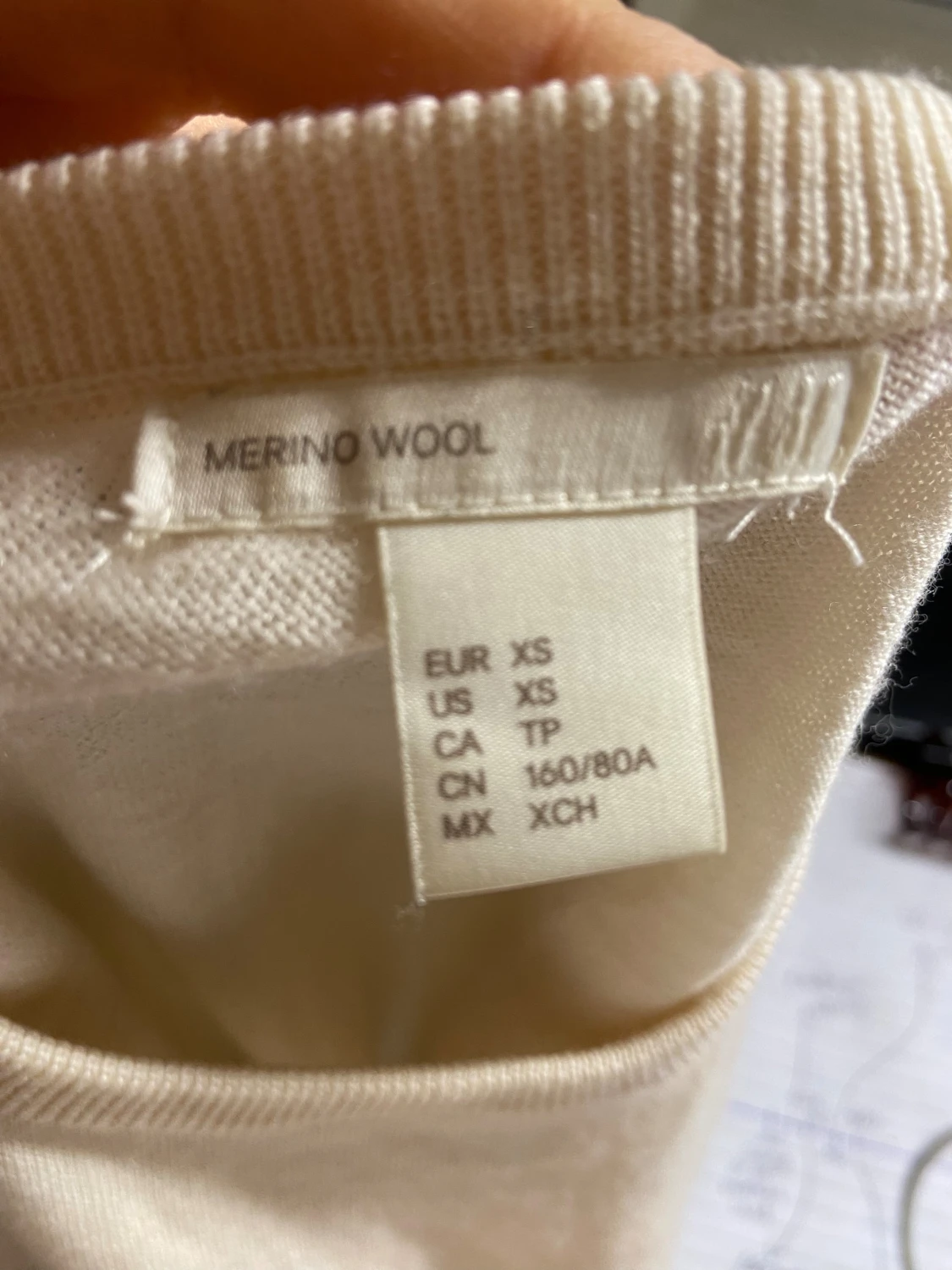 Vit stickadtröja från H&M  - 2