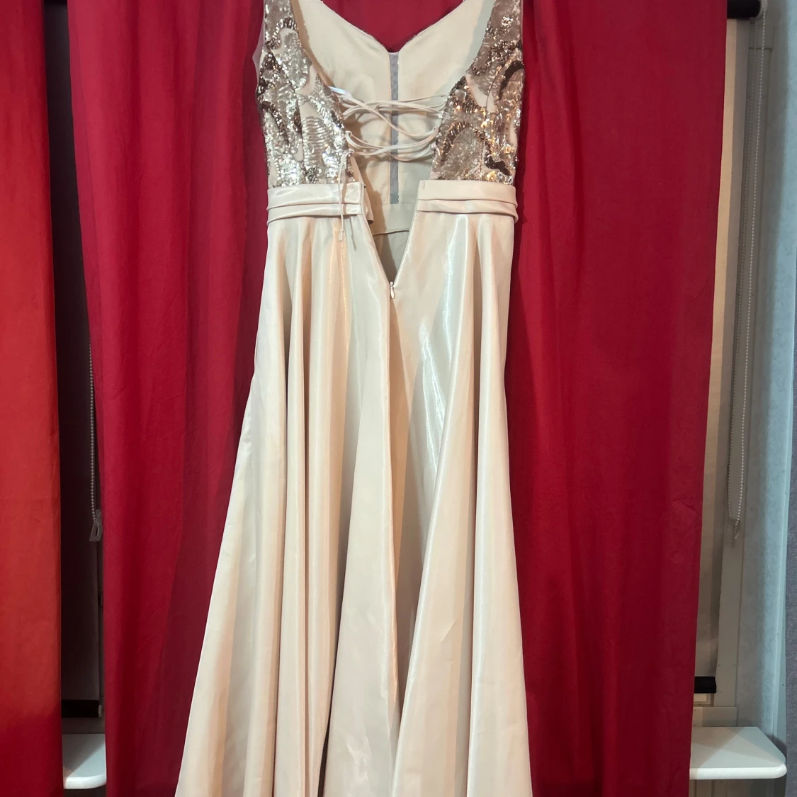 Fin klänning från en butik i Kista   - 2