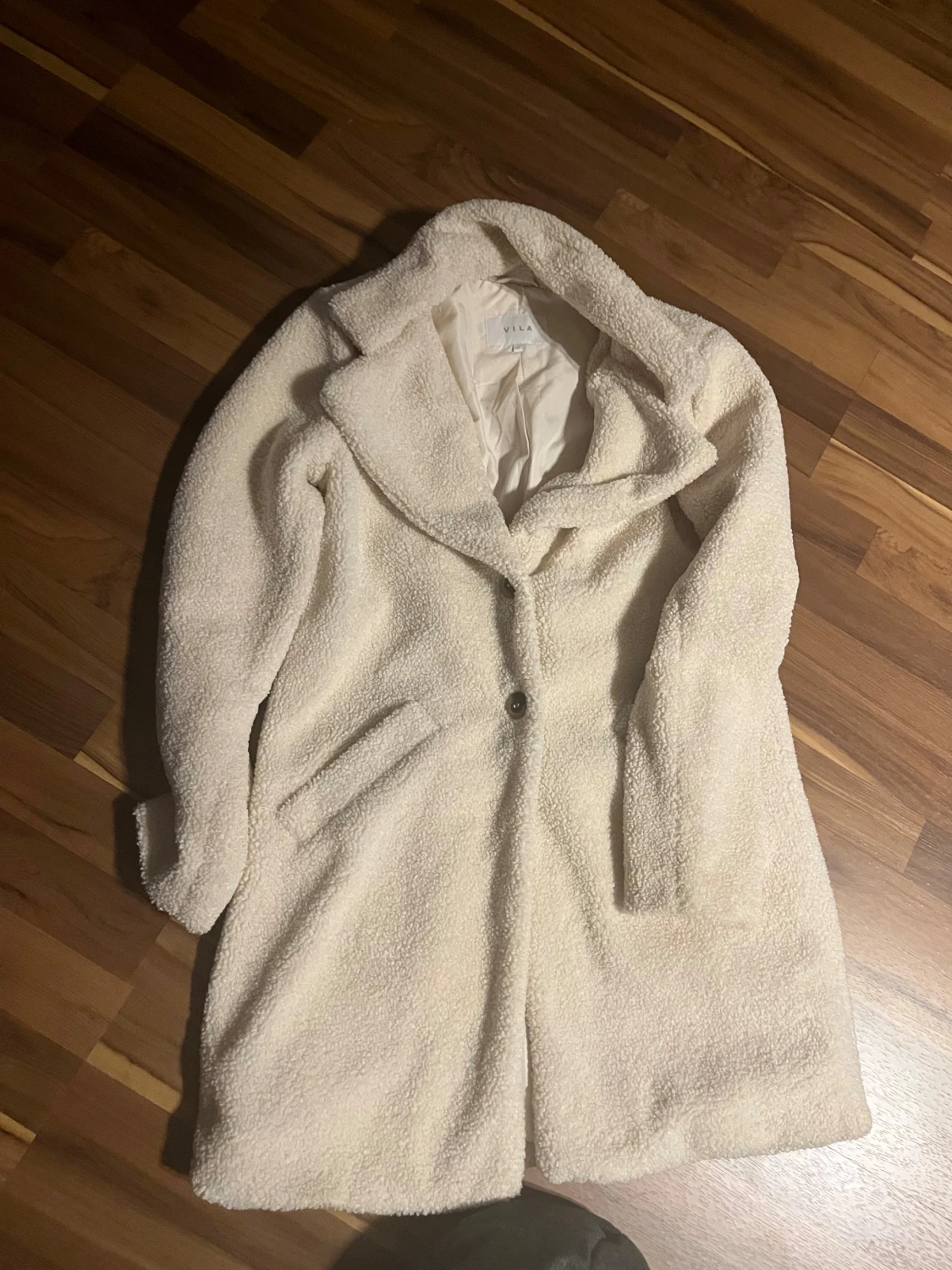 Vit teddyrock från VILA - 1