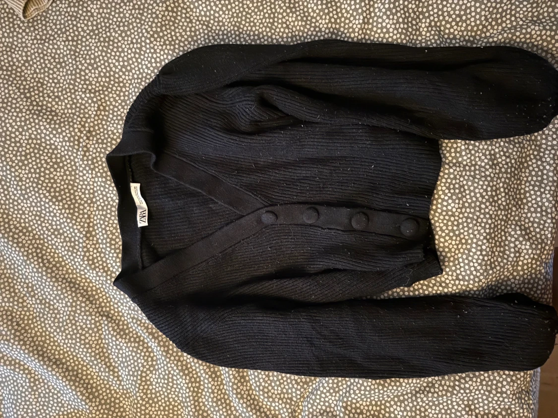 Svart ribbad kofta från Zara