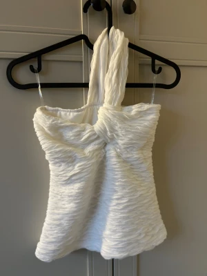 Vit topp - Jättefin vit topp som är i nytt skick! 