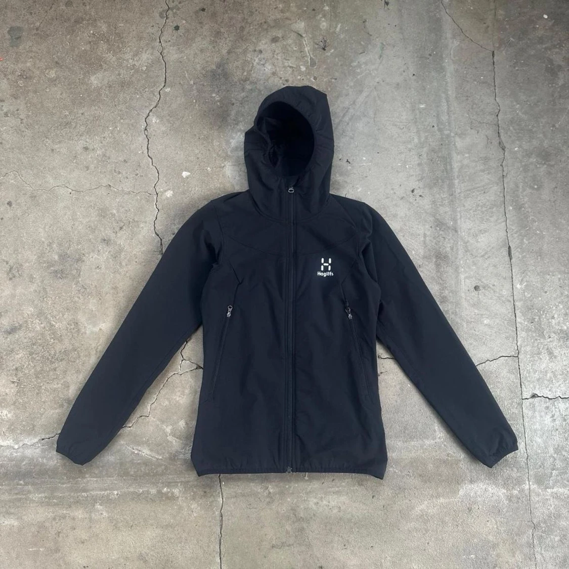 Svart vindjacka från Haglöfs