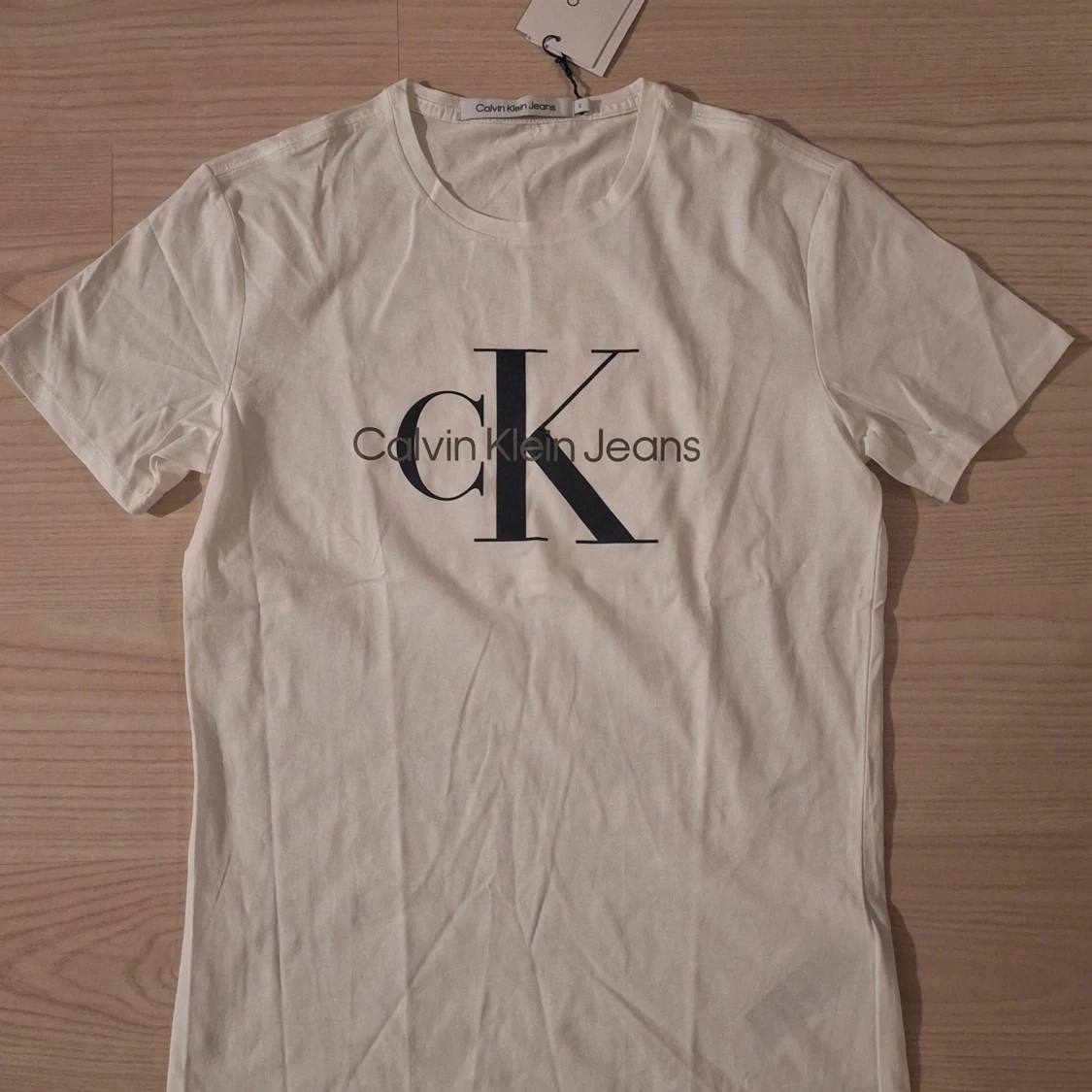 Ny vit t-shirt från Calvin Klein stl S