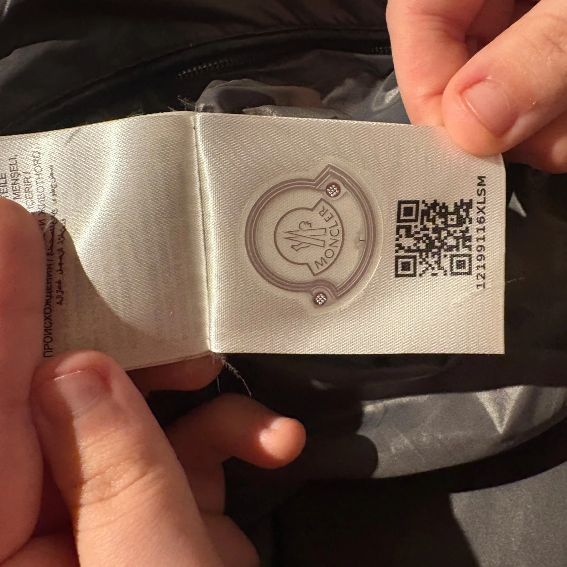 Svart Moncler Maya pufferjacka  - 4