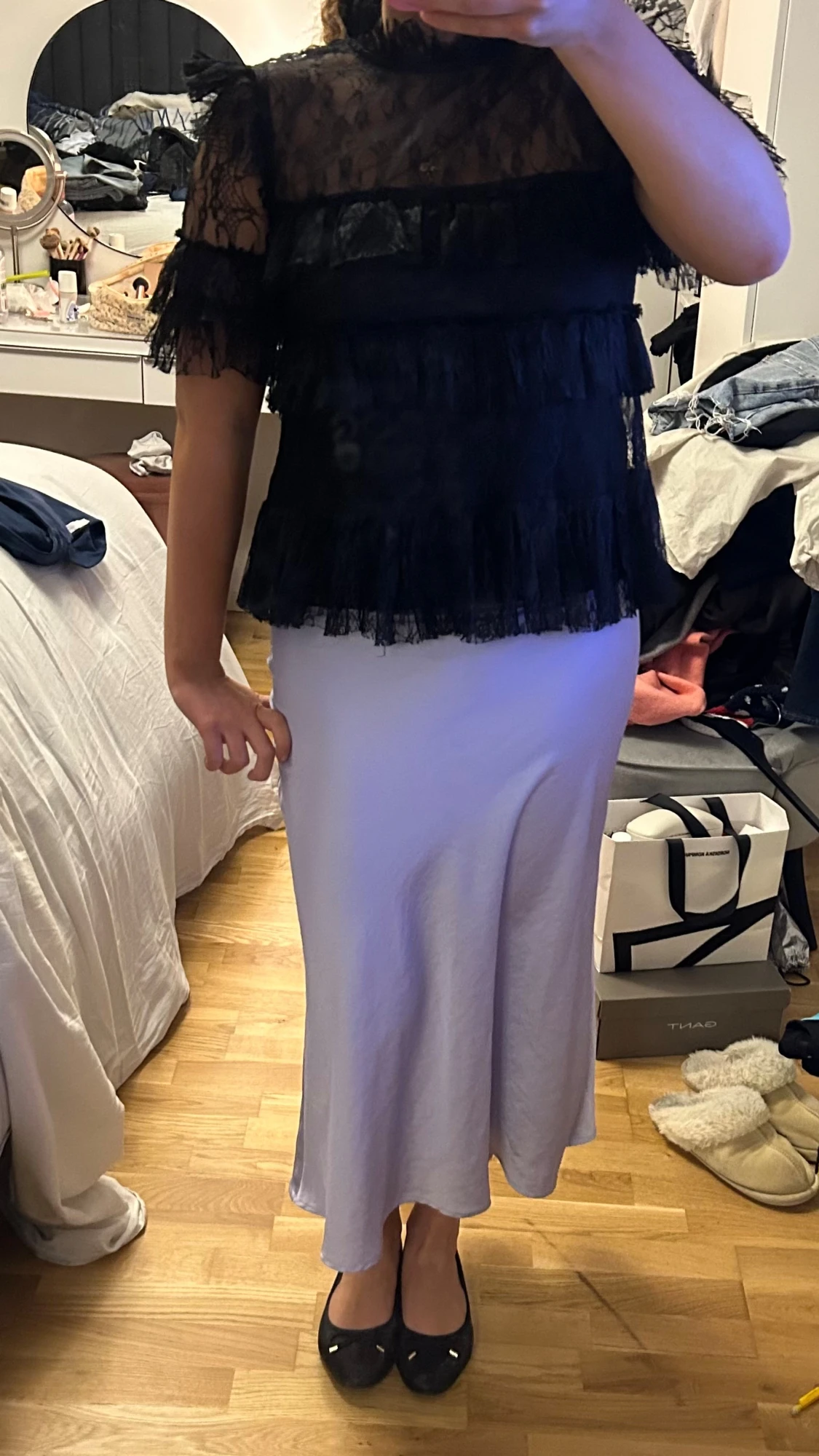 Ljuslila långkjol i satin  - 1