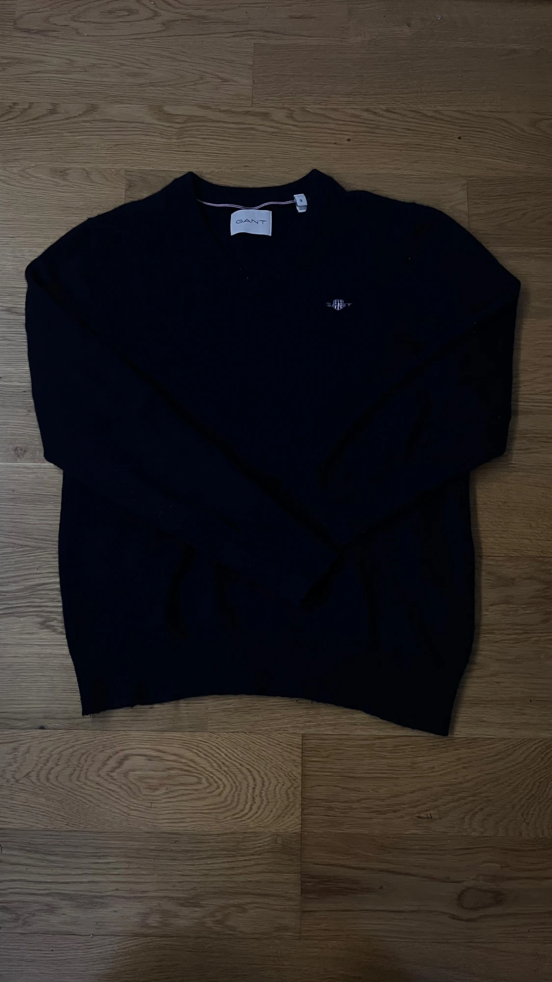 Mörkblå stickad tröja från GANT - 1