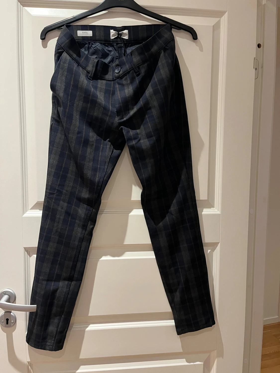 Rutig kostymbyxa från Only & Sons