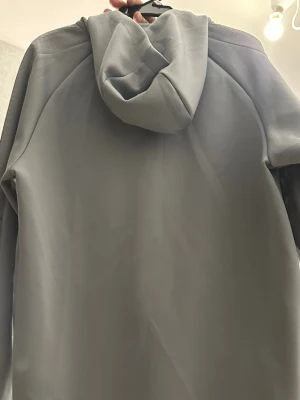 Tröjar  - Ttöjar med dragkjde xl.Mycket bra .Mckenzei 30kr.