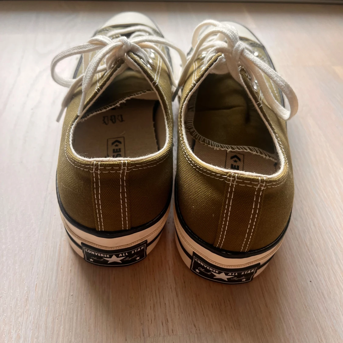 Olivgröna Converse Chuck Taylor strl 42 - 1