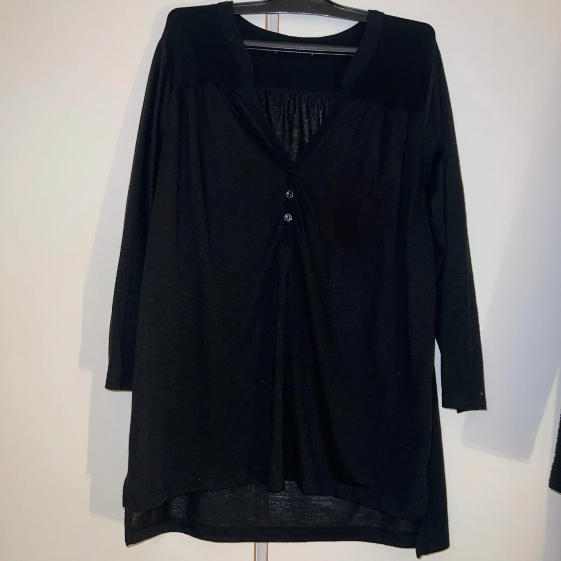 Svart långärmad blus 