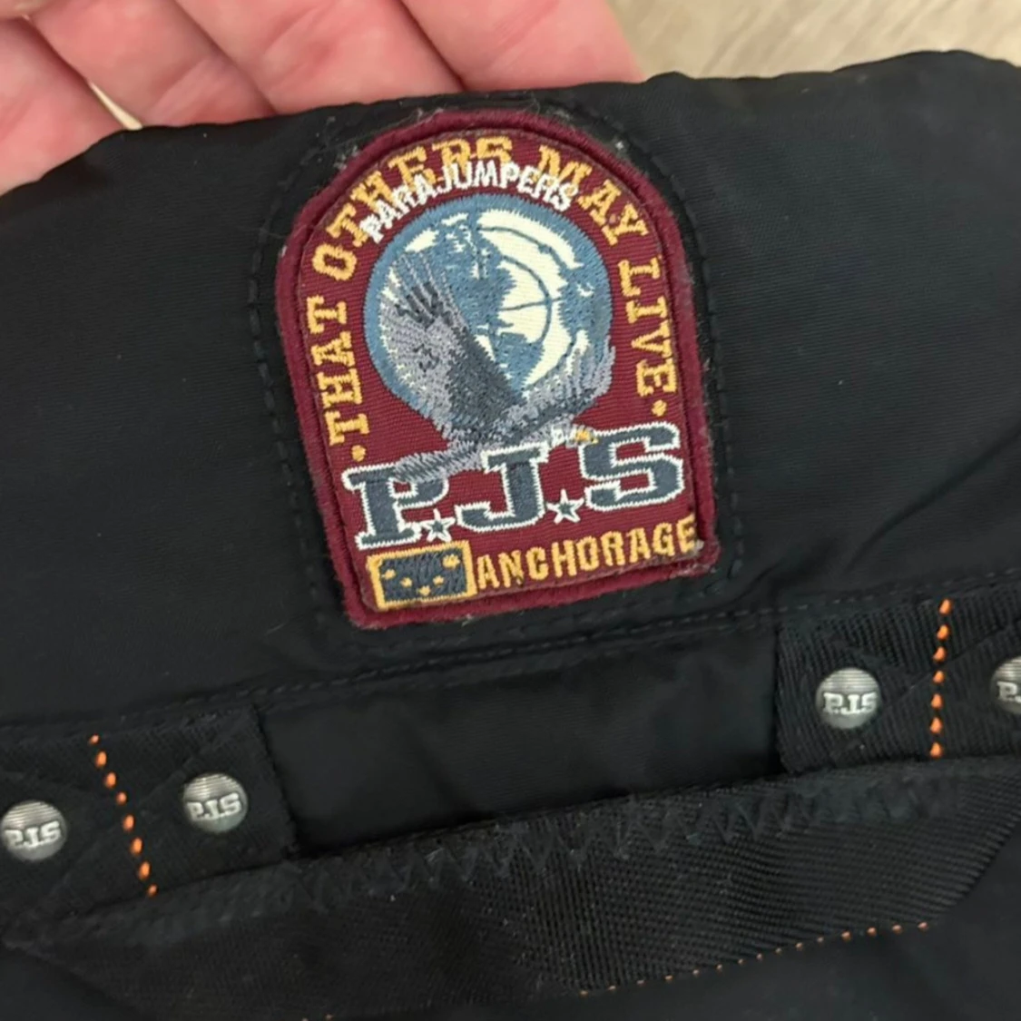 Svart dunväst från Parajumpers - 2