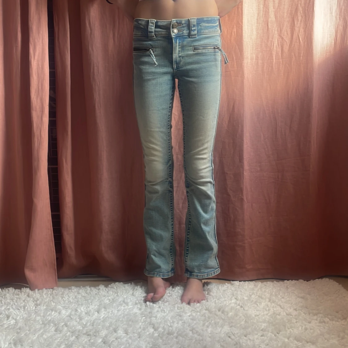 Ljusblå bootcut jeans med dragkedjor - 2