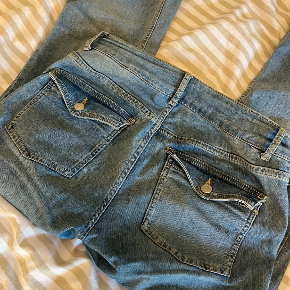 Blå bootcut jeans från Nelly - 3