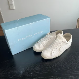 Philipe Model PRSX - Säljer snygga och fräscha Philipe Model PRSX. De är i ett väldigt bra skick, 9/10.                         Allt OG ingår🙌 Pris går ej att diskutera men fråga för fler bilder och annat😄
