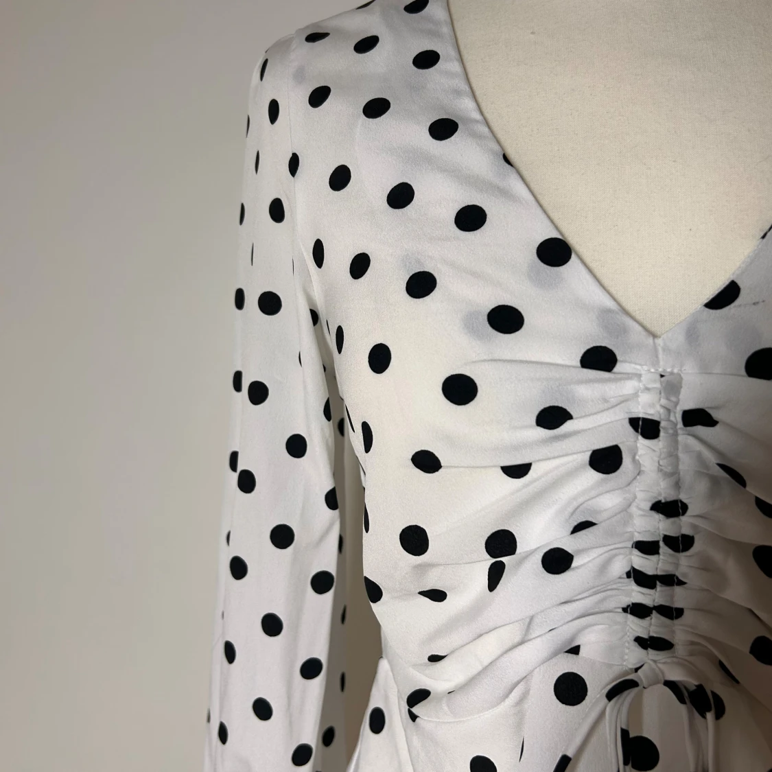 Prickig blus bikbok  - 3