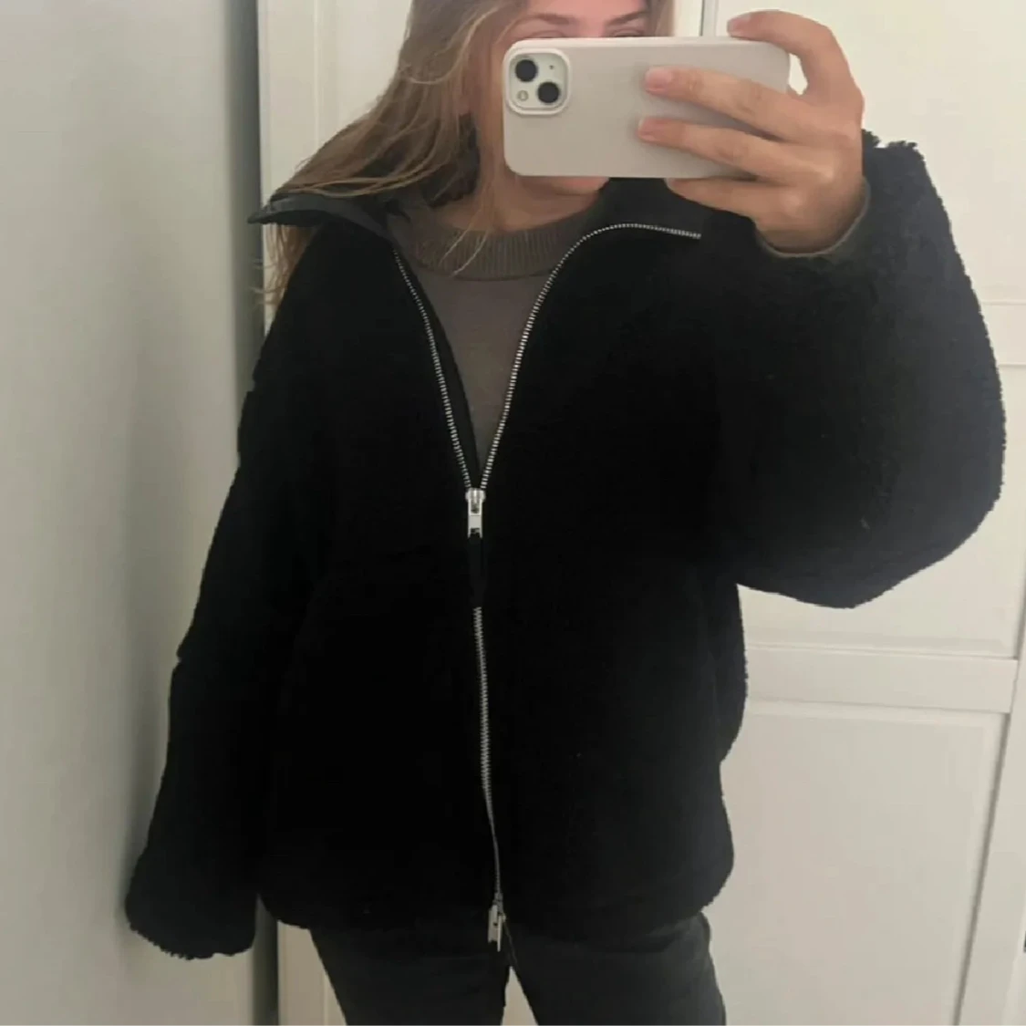 Svart teddyjacka med dragkedja - 2