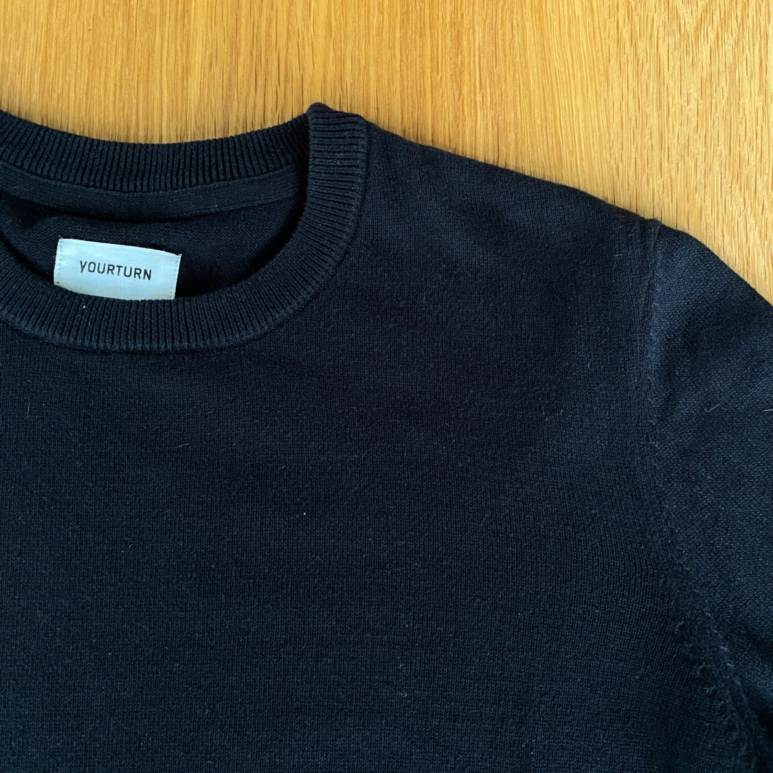 Svart stickad tröja från YOURTURN - 2