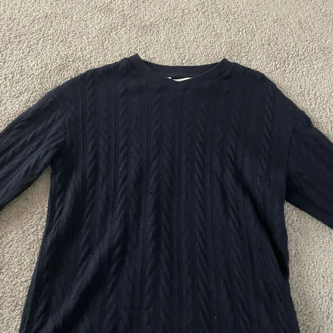 Mörkblå stickad tröja från Hm