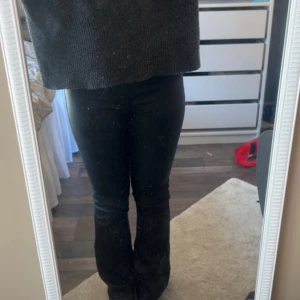 only skinnbyxor  - säljer mina lågmidjade skinnbyxor från only, fick i julklapp men de har kommer nt till användning längre tyvärr. 💕💕