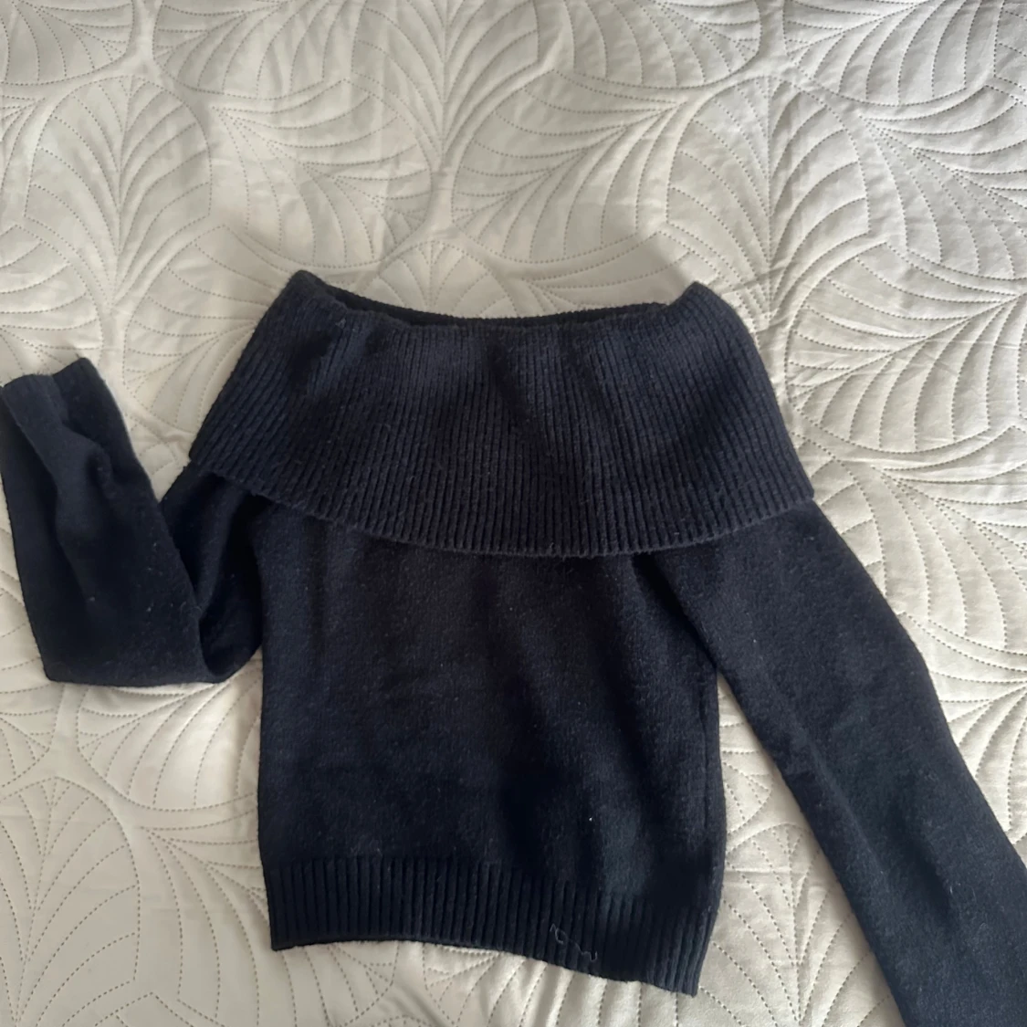 Svart offshoulder stickad tröja SHEIN