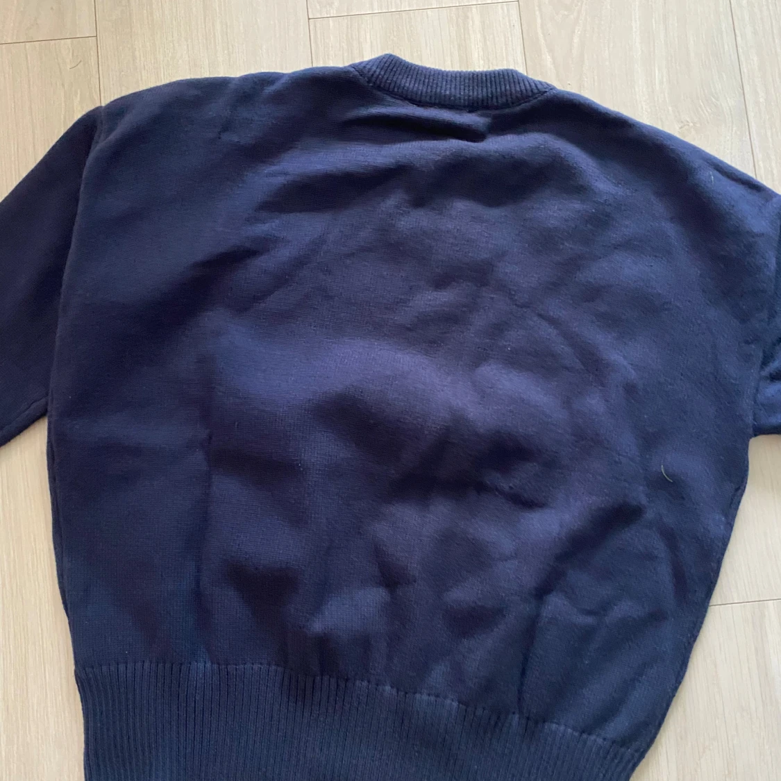 Mörkblå stickad tröja från Ami - 2