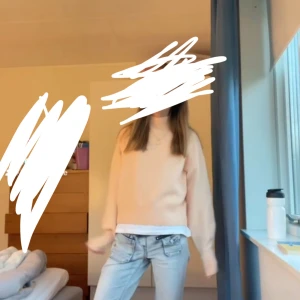 Stickad tröja  - Jätte snygg aprikosfärgad stickad tröja från orther stories ❤️