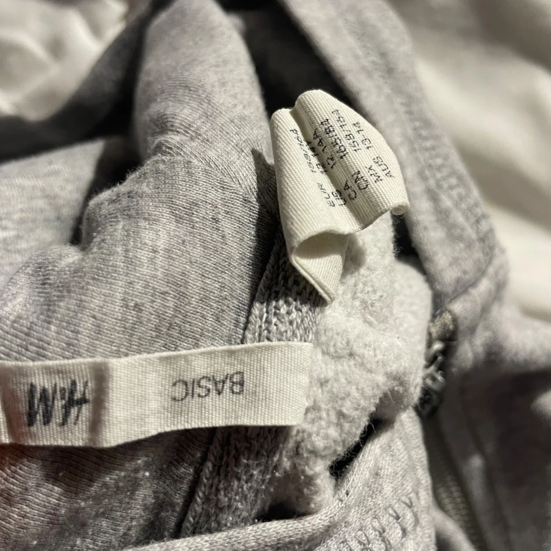 Grå zip hoodie från H&M BASIC - 2