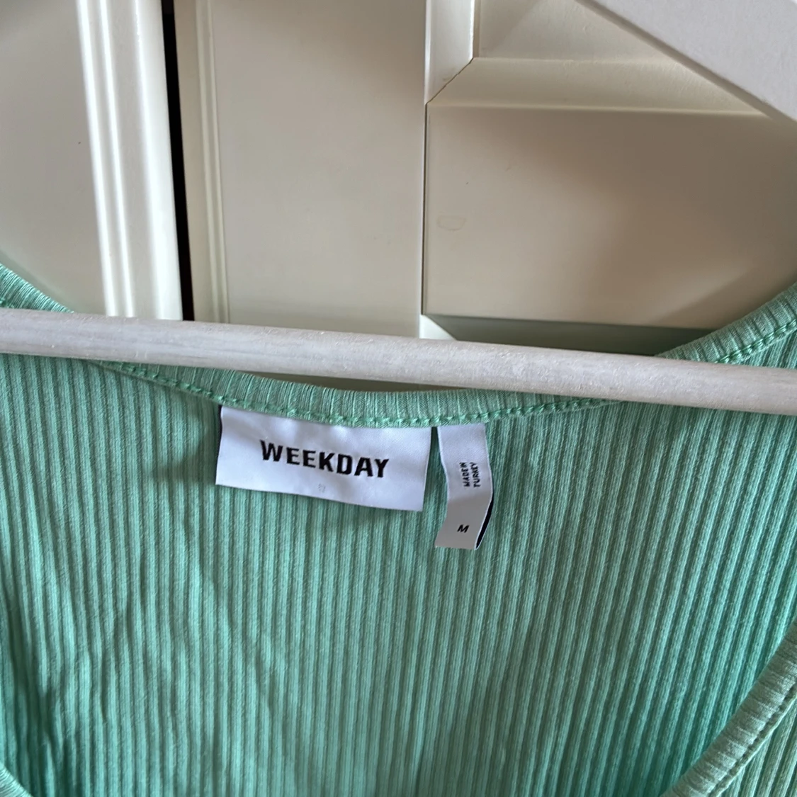 Mintgrön ribbad linnetopp från Weekday - 2