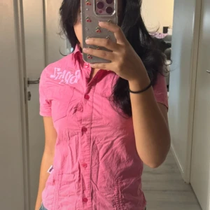 Bratz skjorta - Super söt Bratz skjorta, knappt använd. Passar S/XS