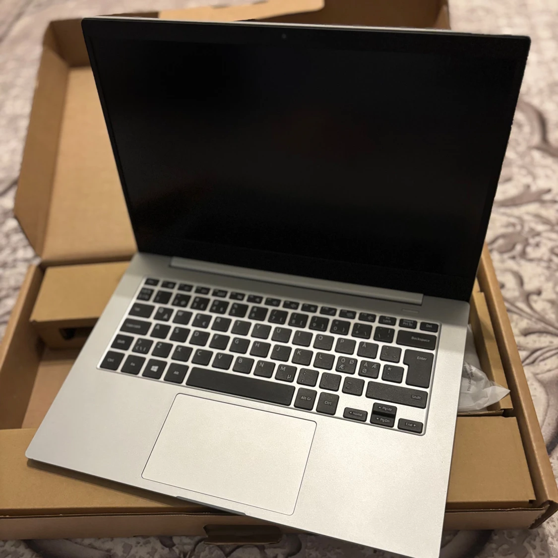 Samsung Galaxy Book Go - 1