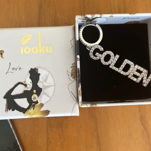 IOAKU örhänge! Har tyvärr ej kvar lådan 💕 - Säljer då jag knappt använder den längre, bra skick!
