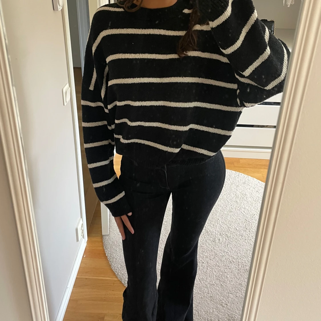Svartvit randig stickad tröja - 2