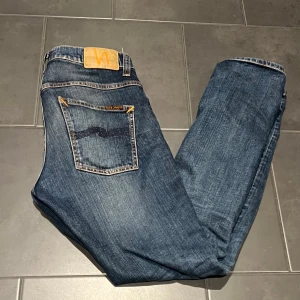 Nudie Jeans - W30 L32, väldigt fint skick, inga slitningar