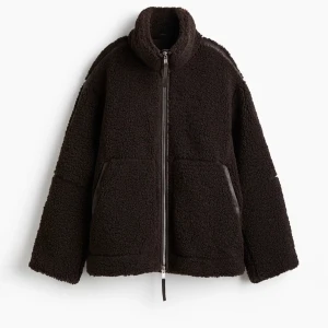 Pile/teddy jacka från hm - Helt ny, prislapp kvar! (Har även en till med prislappen kvar i storlek M)