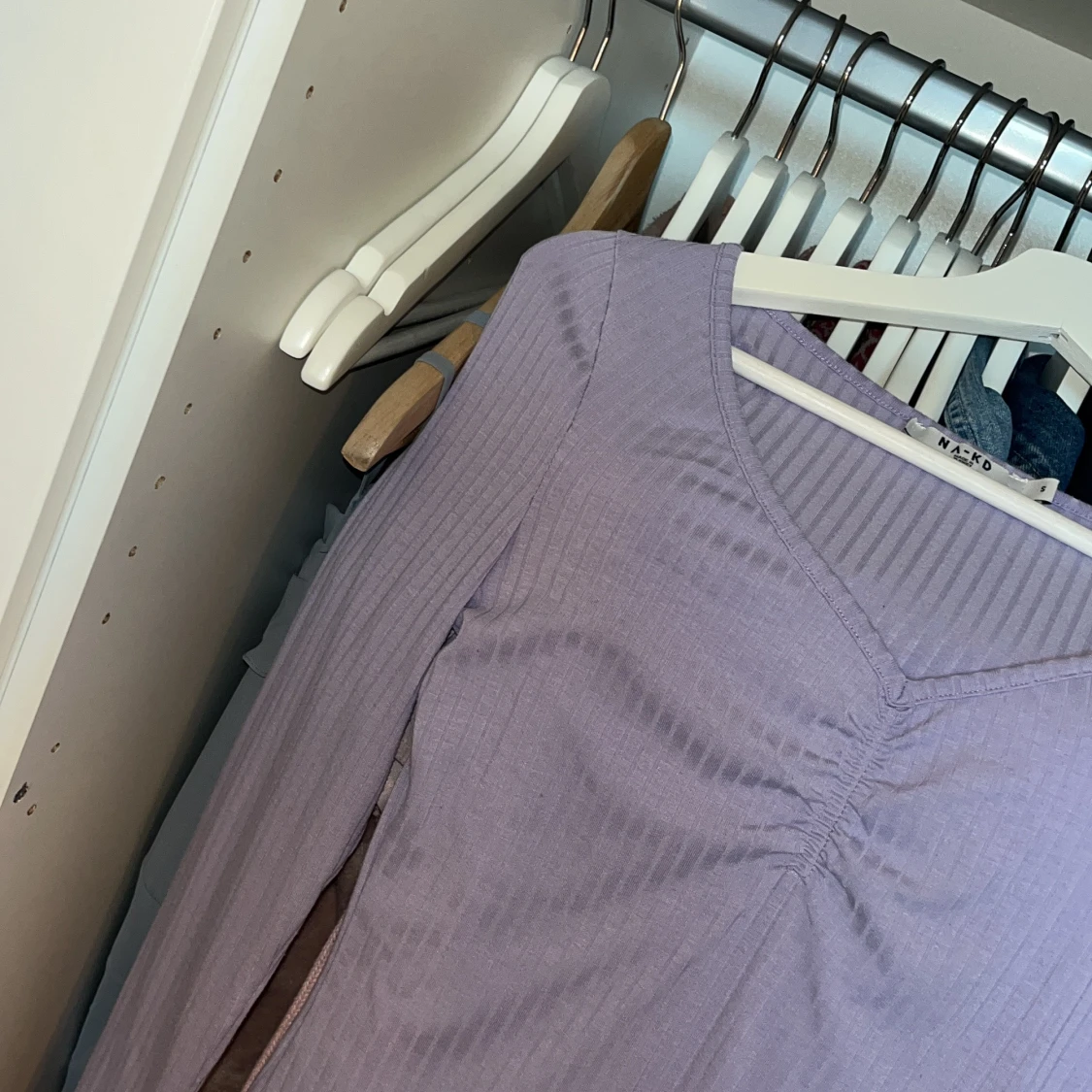 Ljuslila ribbad topp från NA-KD❤️ - 1