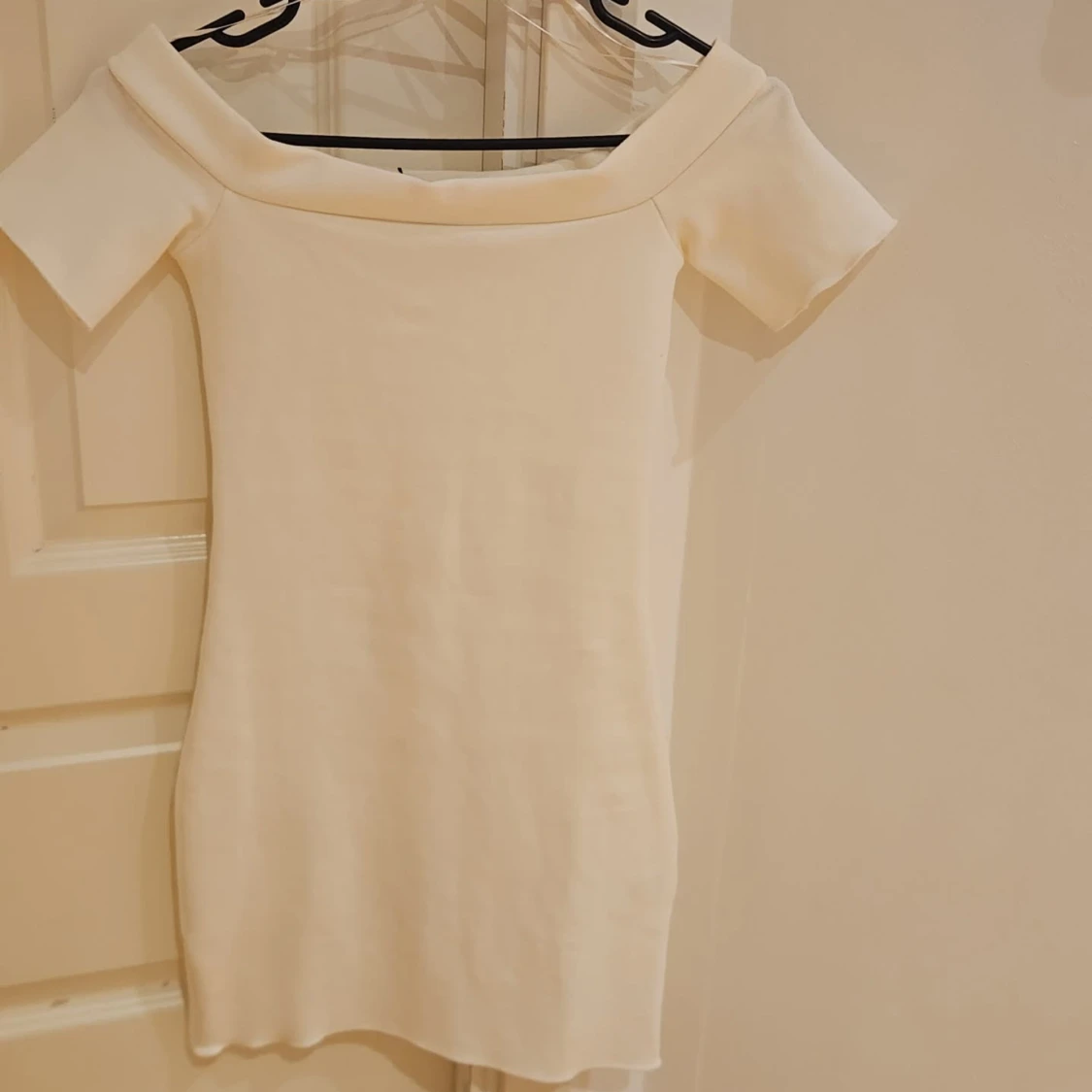 Vit offshoulder kortklänning S - 2