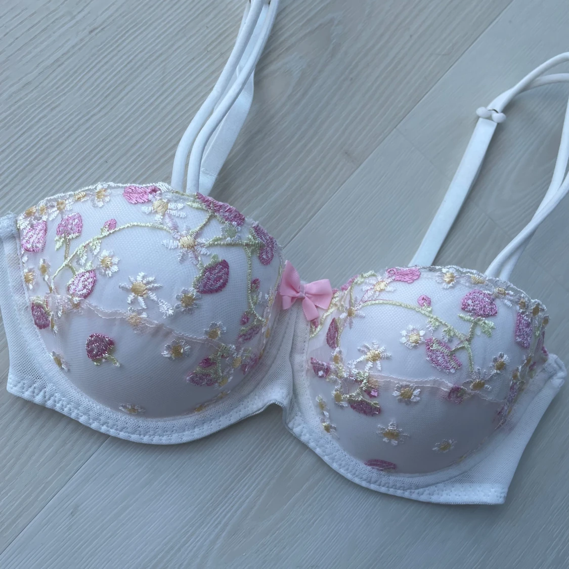 Vit blommig bandeau topp med broderi - 2