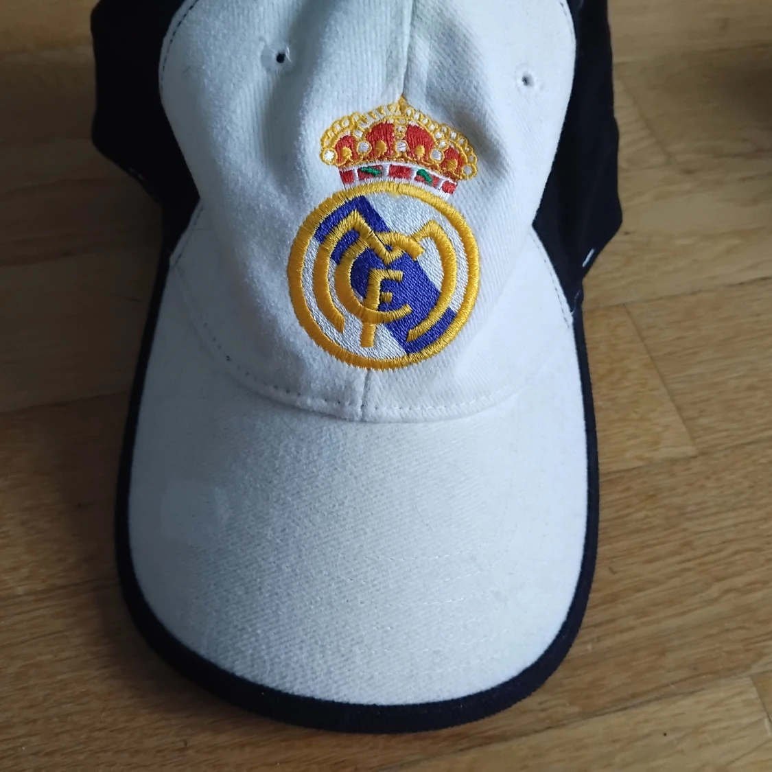 3 st Real Madrid kepsar 2 st  från Adidas - 1