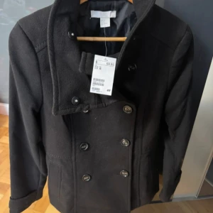 Kappa från h&m - Säljer då den inte är min stil. Perfekt nu till hösten och vintern. Skriv gärna vid frågor.