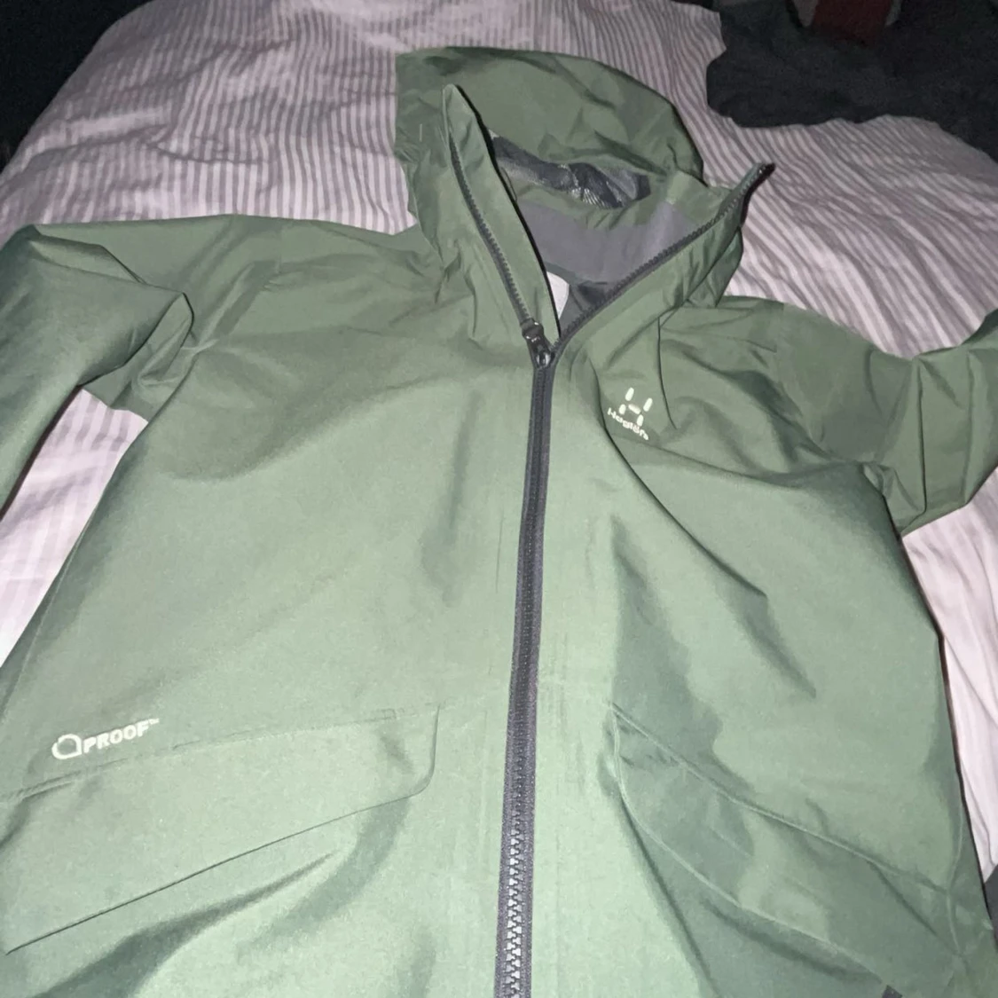 Grön windbreaker från Haglöfs