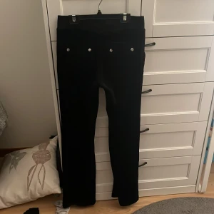 Svarta mjukisbyxor Juicy Couture XS - Svarta mjukisbyxor från Juicy Couture i storlek XS. 