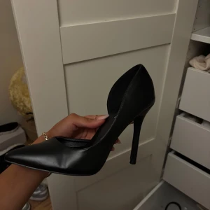 Klackar - Svarta simpla klackar