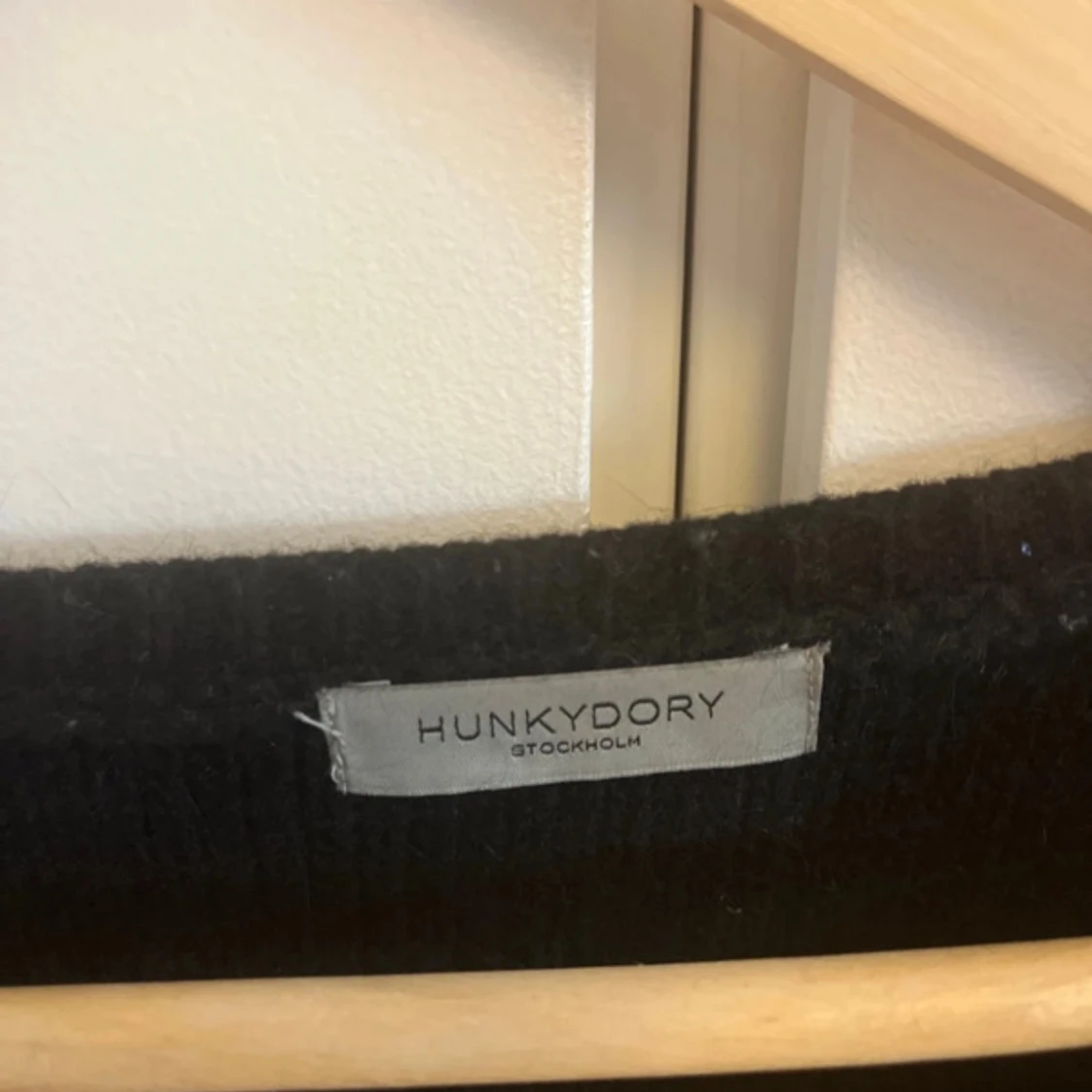 Svart stickad tröja från Hunkydory - 2