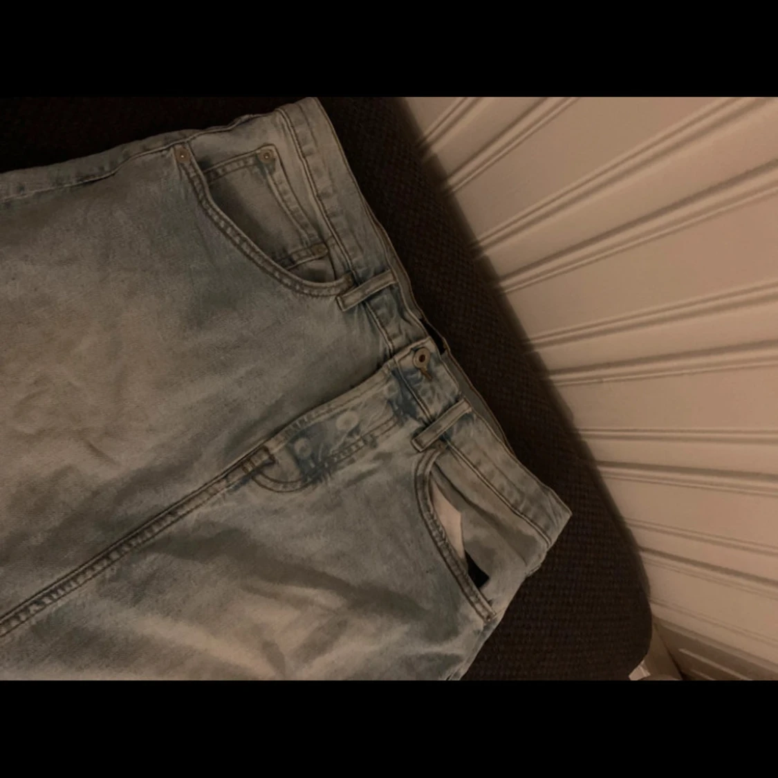 Ljusblå jeanskjol med fransig kant - 4