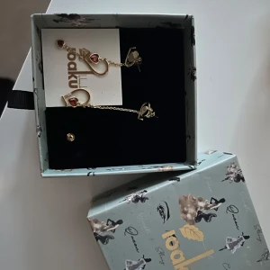 Örhängen  - Söta örhängen från ioaku, oanvända 💕