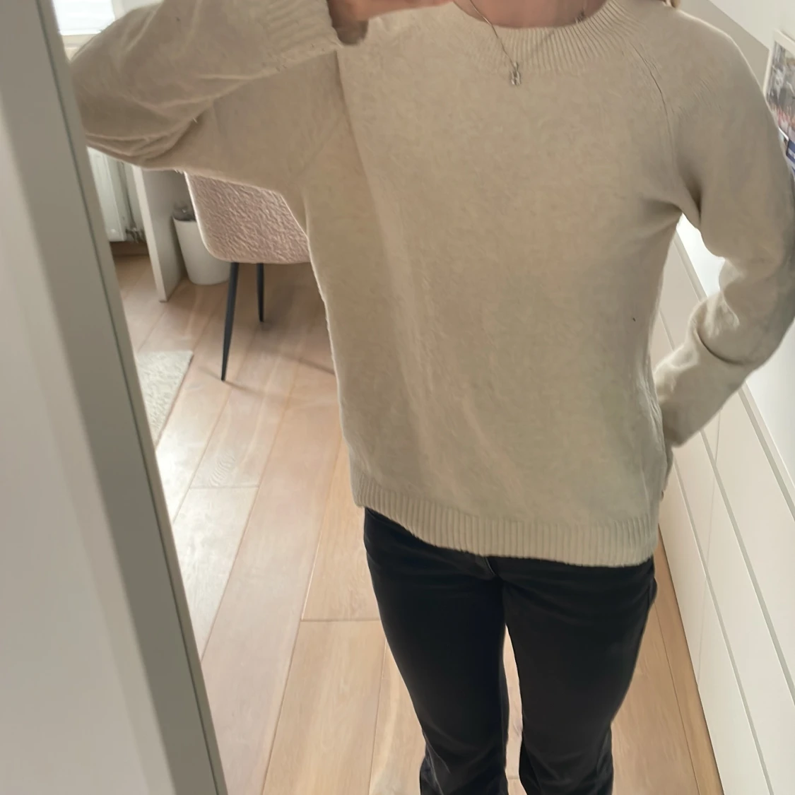 Beige stickad tröja från Vero Moda