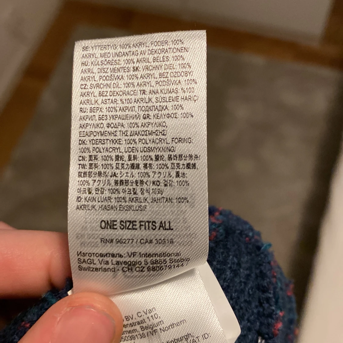 Blå och röd mössa från Vans - 2