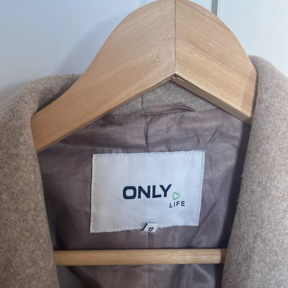 Beige omlott kappa från ONLY - 4